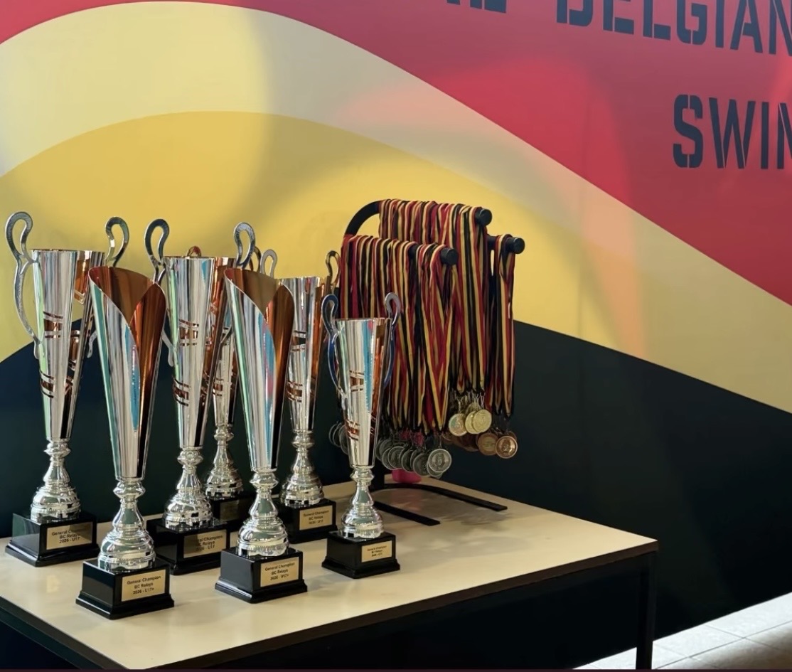 De trofeeen en medailles van Leuven Aquatics op het BK Estafettes 2026